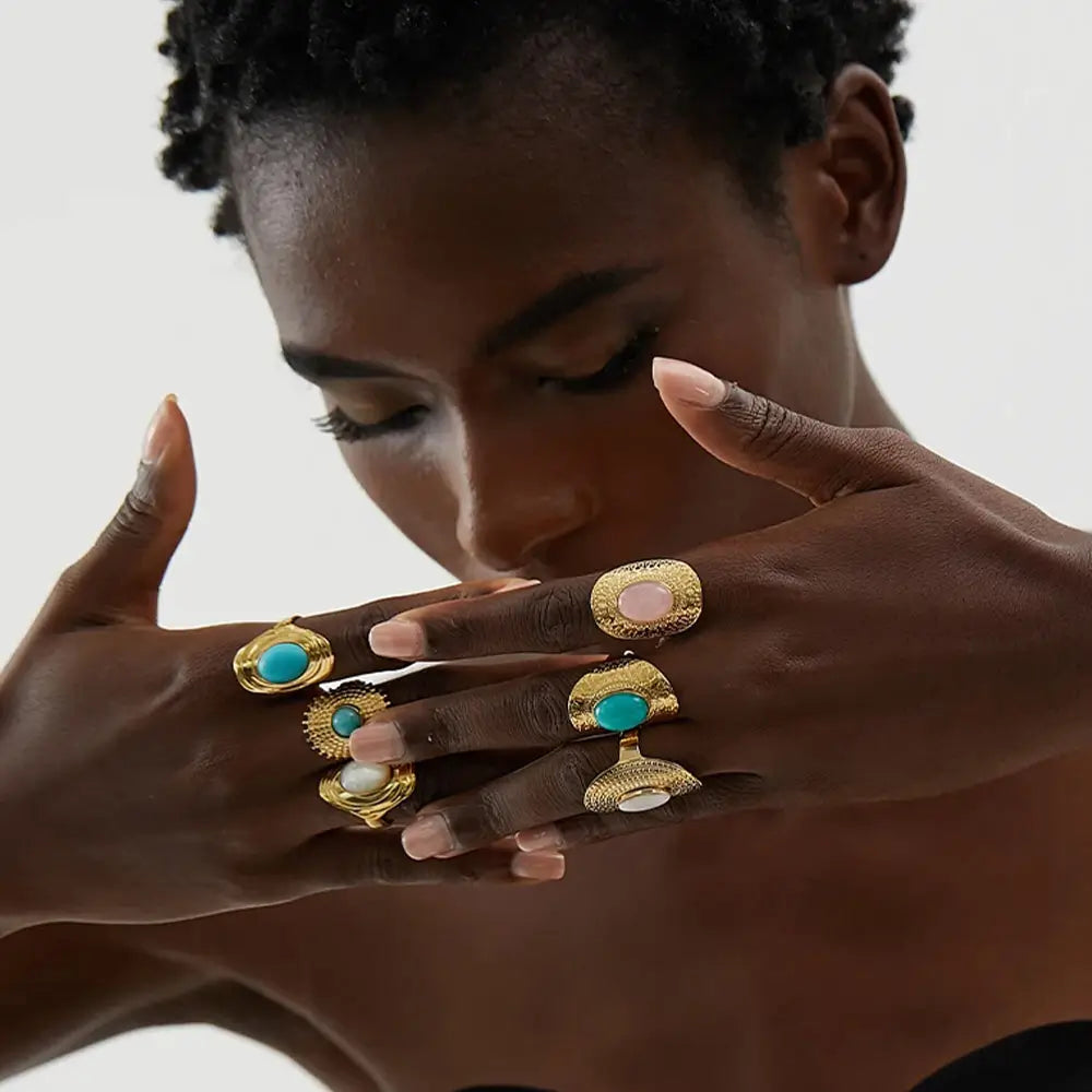 Anel Boho Ajustável Aurivana com Pedra Natural - Banhado a Ouro 18k Veliur