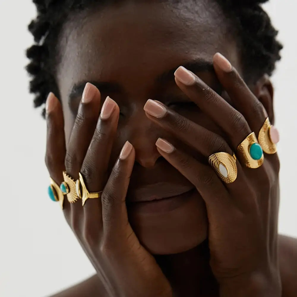 Anel Boho Ajustável Aurivana com Pedra Natural - Banhado a Ouro 18k Veliur