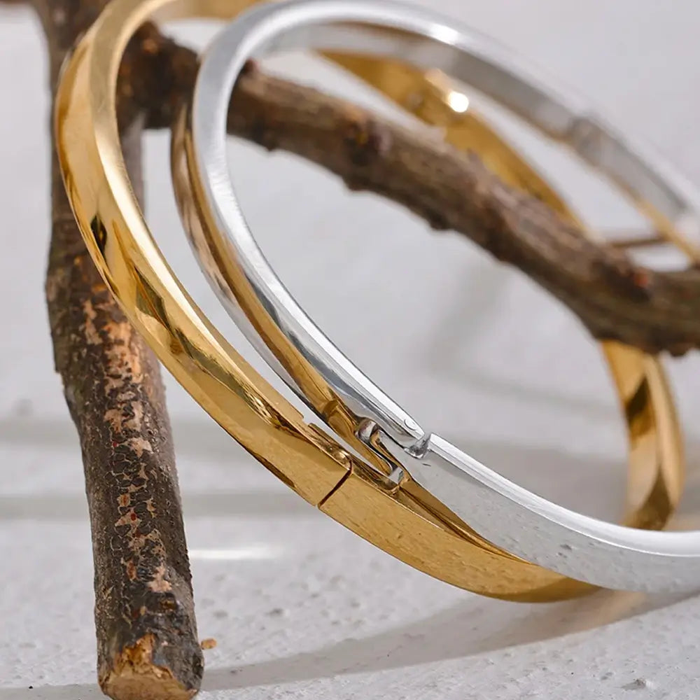 Bracelete Minimalista Auriah em Aço Inoxidável 316L - Banhado a Ouro 18k Veliur