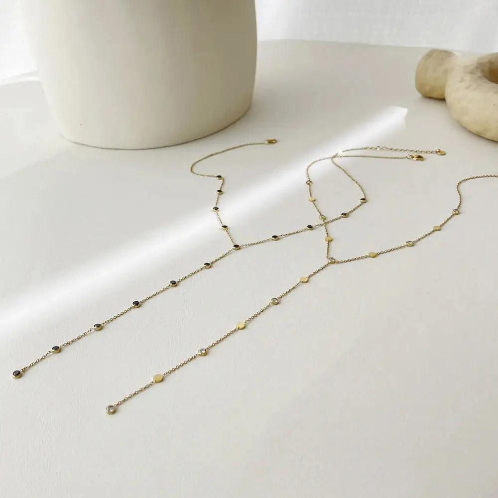Colar em Y Liriane com Elos Pequenos e Zircônias - Banhado a Ouro 18k Veliur