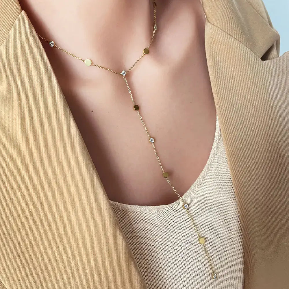 Colar em Y Liriane com Elos Pequenos e Zircônias - Banhado a Ouro 18k Veliur