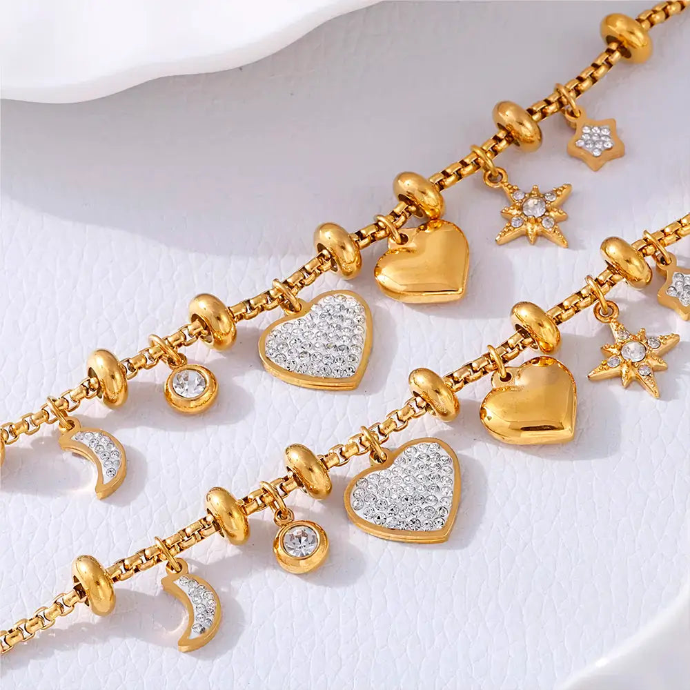 Pulseira com Berloques Charmévia de Coração, Estrela e Lua com Zircônias - Banhada a Ouro 18k Veliur