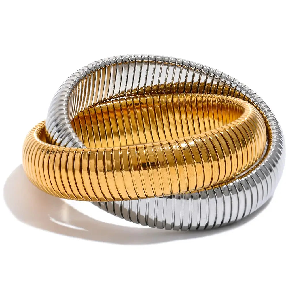 Bracelete Dourado Feminino minimalista duplo Alura com superfície lisa e brilho uniforme