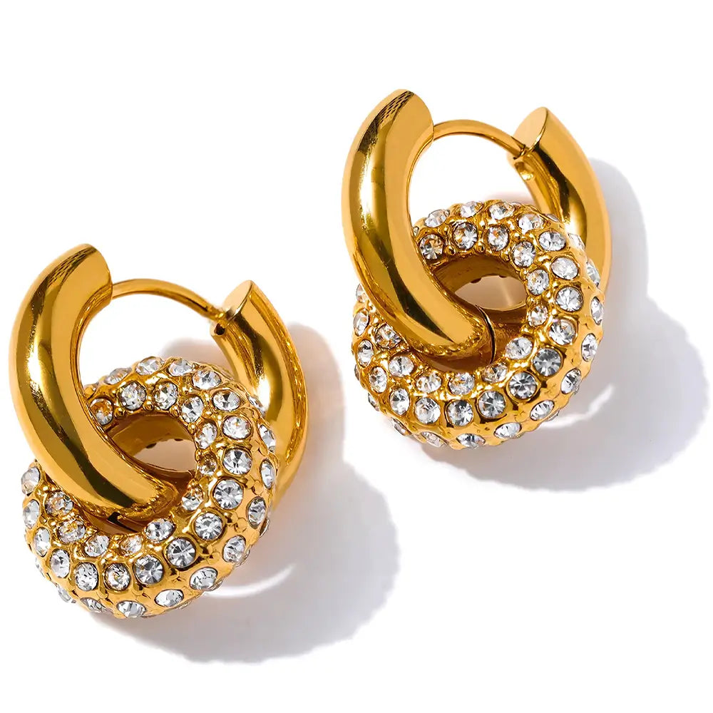 Brinco Feminino Argola Dourada com Arco Cravejado de Zircônias Selina - Banhado a Ouro 18k
