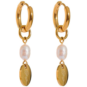 Brinco Feminino Argola Dourada com Pérola Natural e Pingente Floral Vivienna - Banhado a Ouro 18k