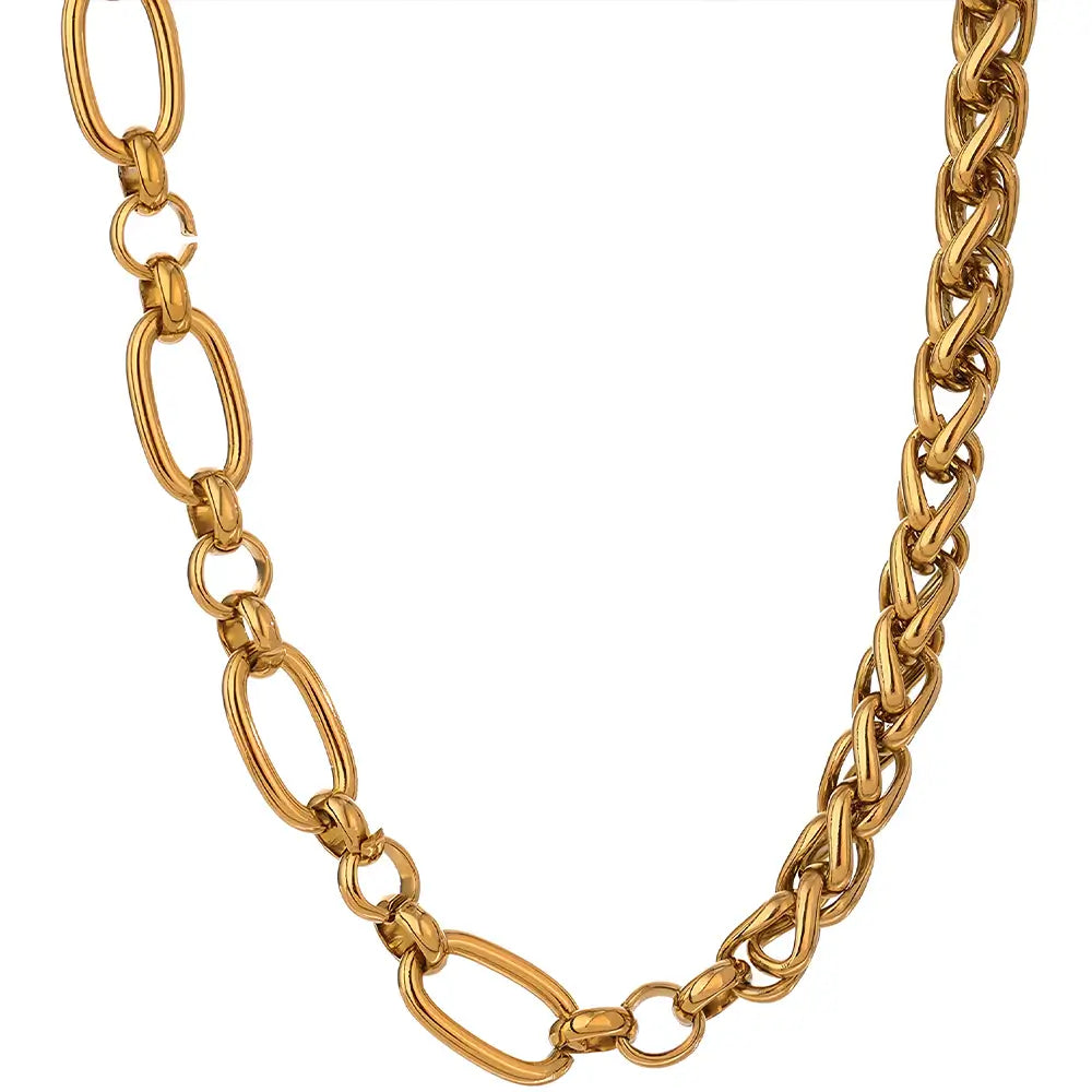 Colar Feminino Dourado de corrente grossa e mista Thessa com textura marcante em fundo branco