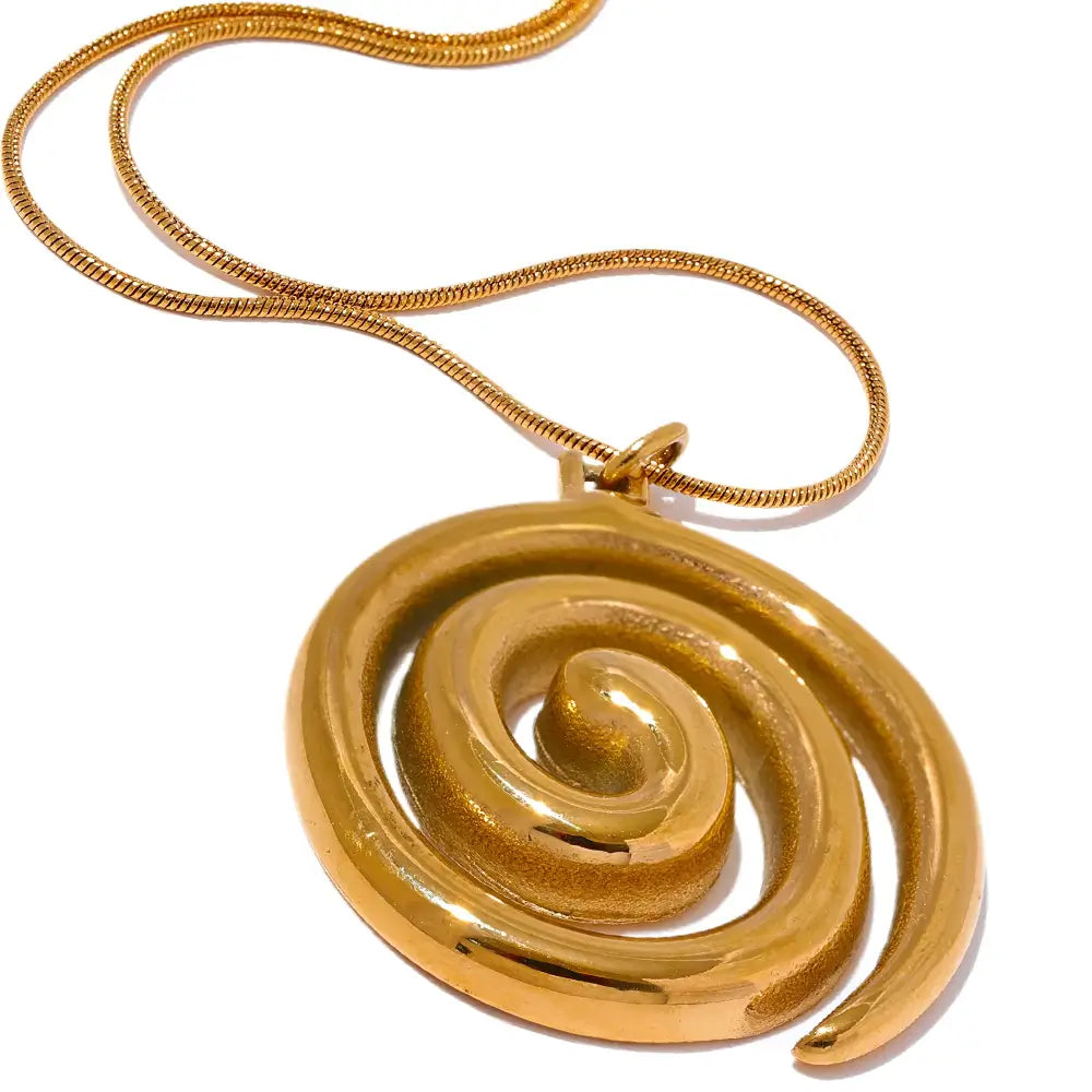Colar Feminino Dourado rabo de rato com pingente espiral Serena de acabamento brilhante em fundo branco